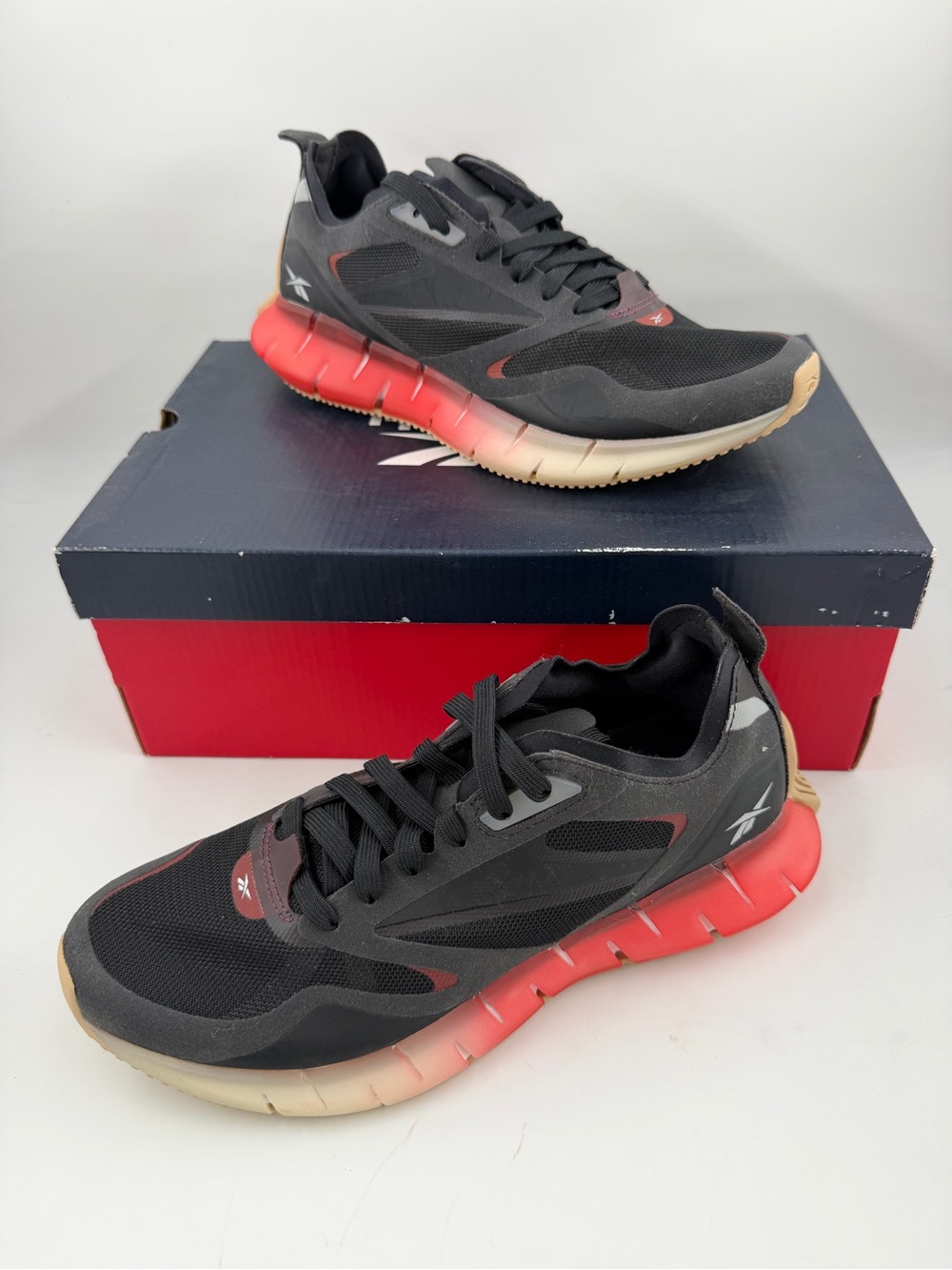 Reebok Women’s Zig Kinetica Horizon -SZ 9- Black Maroon Running Shoes Sneakers